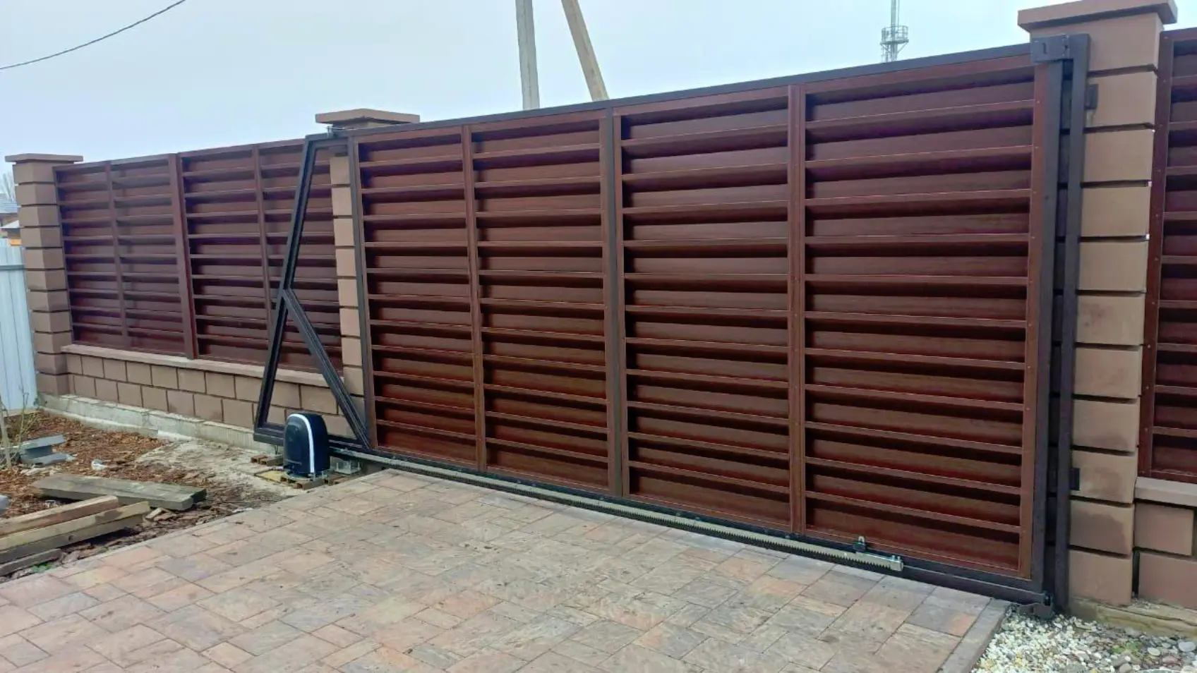 Фото 4 Забор жалюзи ХайТек Бордовый Венге Steelart двусторонний